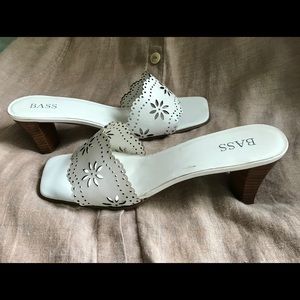 Bass White Daisy Sandals